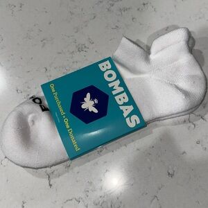 White ladies Bombas brand ankle socks. Size medium.